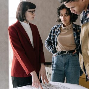 local-property-expert-talking-to-couple